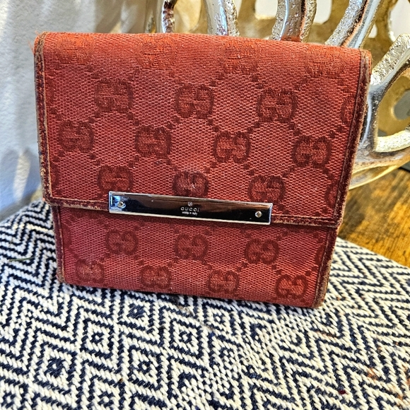 Gucci Handbags - Gucci Wallet